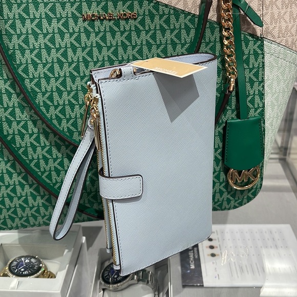 MICHAEL KORS LARGE DOUBLE ZIP WRISTLET WALLET PHONE CASE CLUTCH 
Vista Blue - Picture 15 of 16